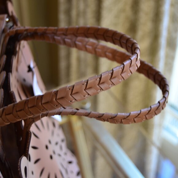 Chico's Chicos Laser Cut Neutral Leather Tote Bags Tan NWT - Picture 3 of 13